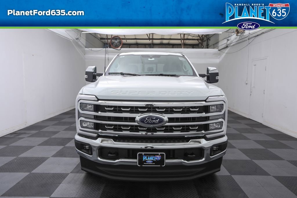 2025 Ford F-250 Lariat photo 2