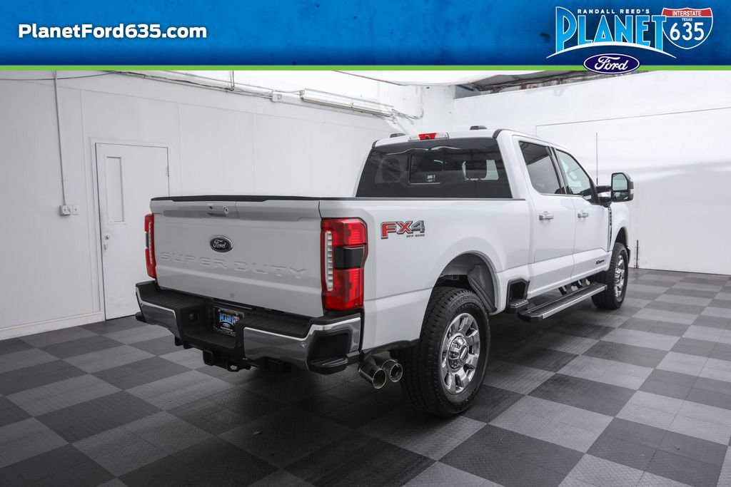 2025 Ford F-250 Lariat photo 4