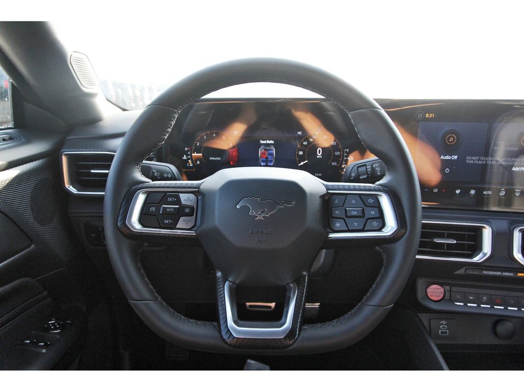 2025 Ford Mustang EcoBoost Premium photo 4