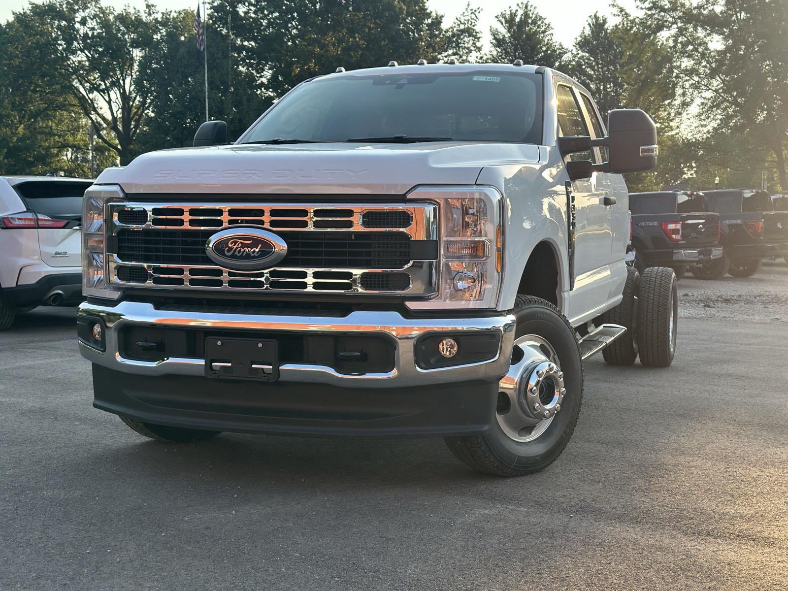 2025 Ford F-350 XL photo 3
