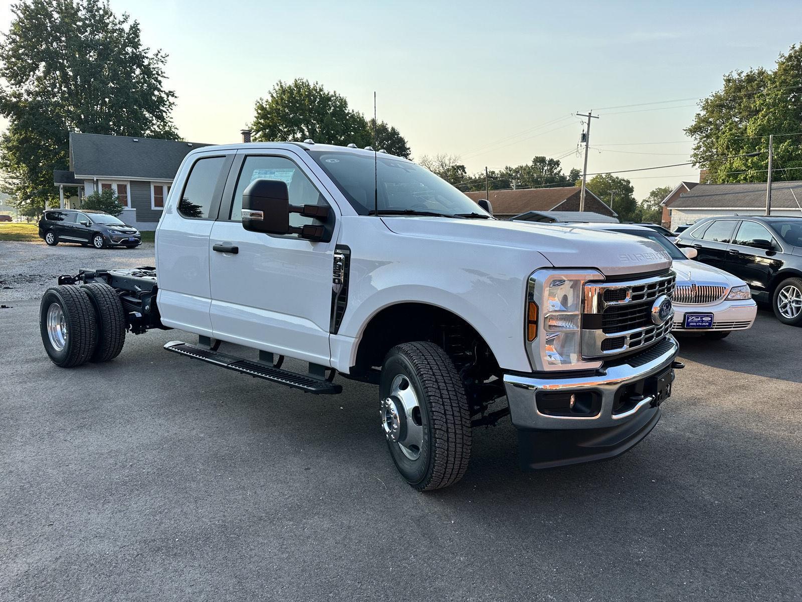 2025 Ford F-350 XL photo 5