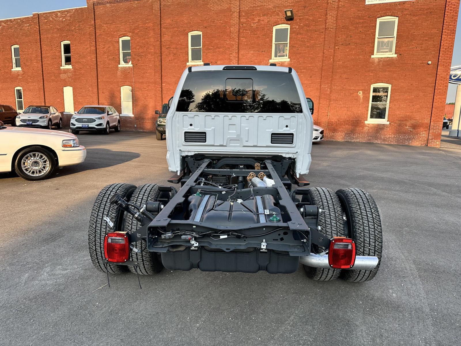 2025 Ford F-350 XL photo 7
