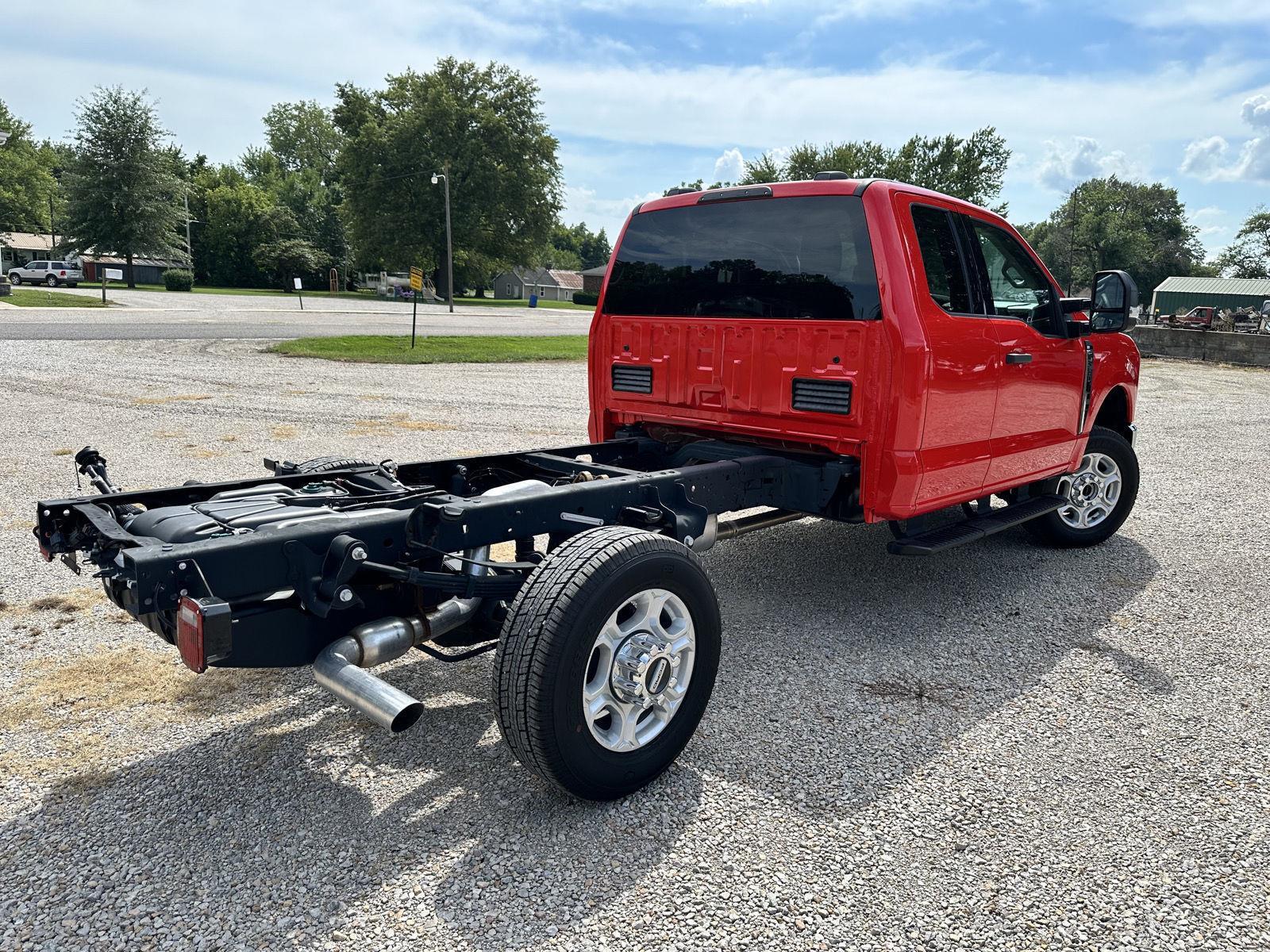 2025 Ford F-350 XLT photo 5