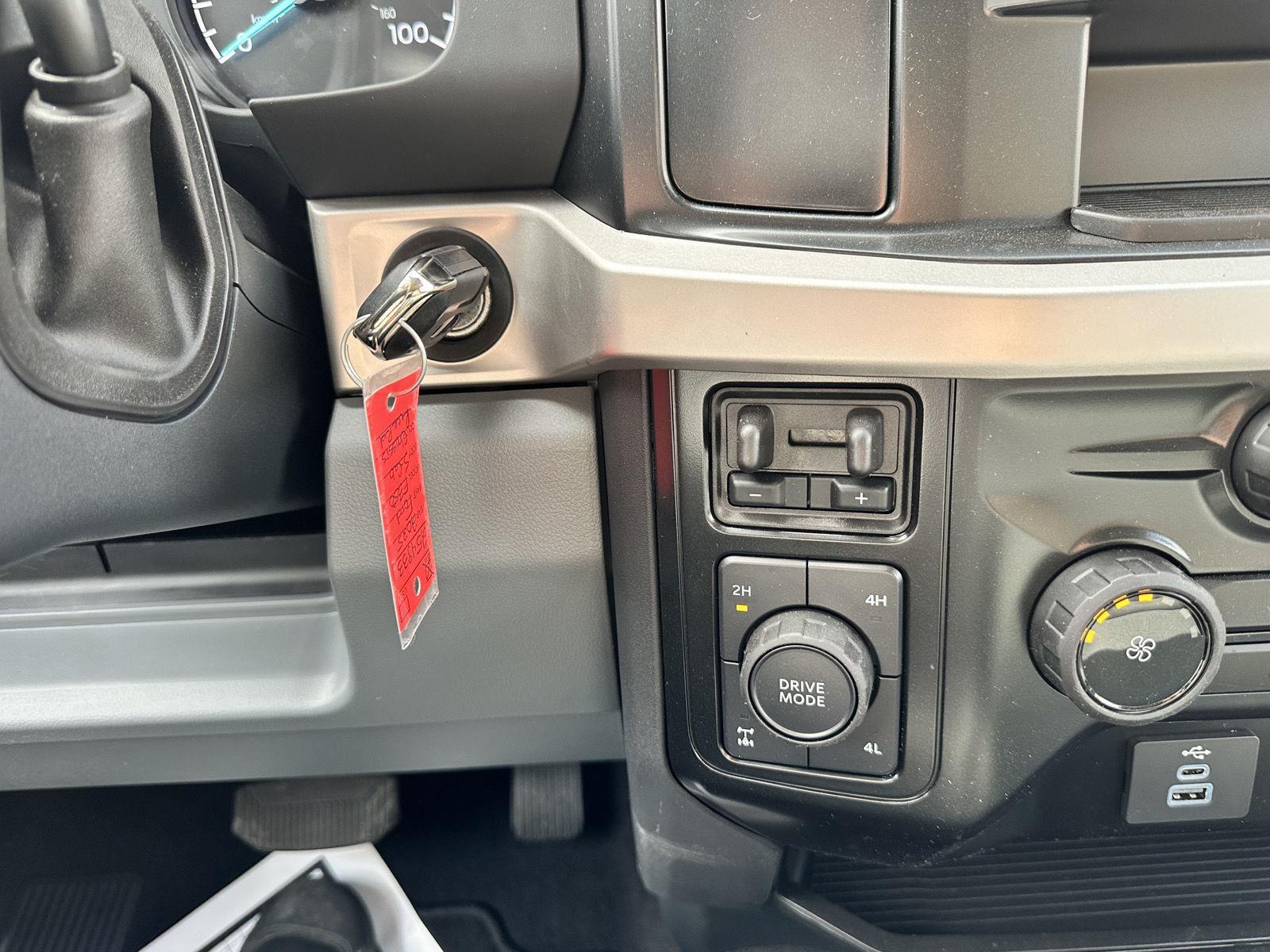 2025 Ford F-350 XLT photo 22