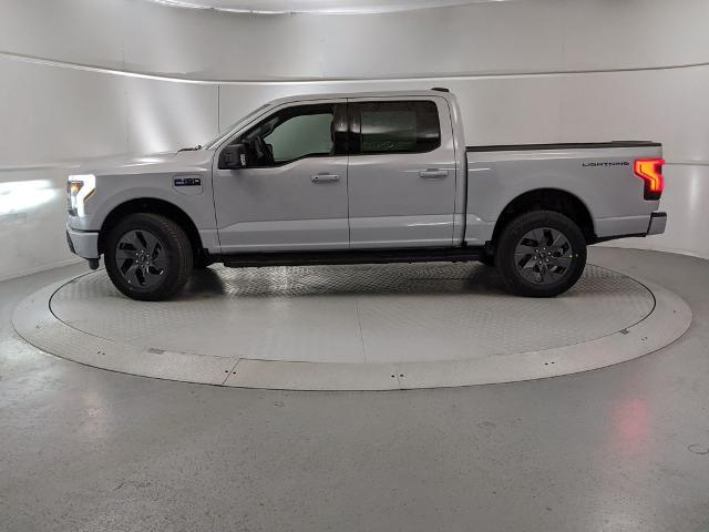 2025 Ford F-150 Lightning photo 2