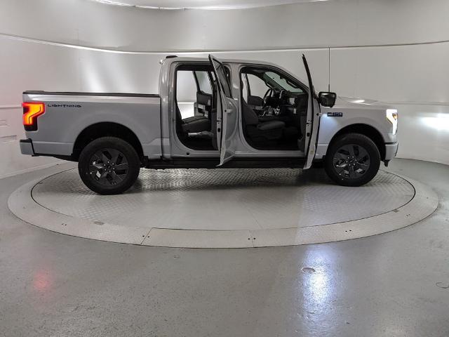 2025 Ford F-150 Lightning photo 5