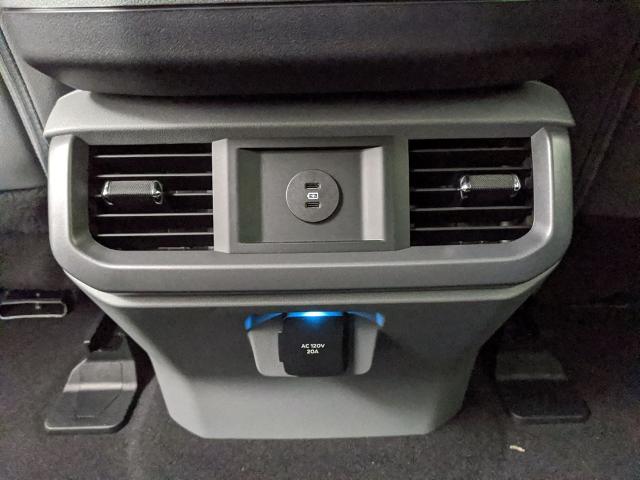 2025 Ford F-150 Lightning photo 15