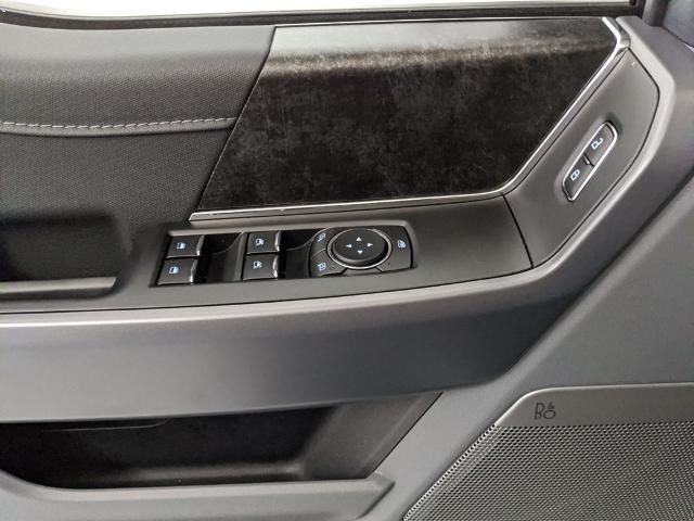2025 Ford F-150 Lightning photo 17