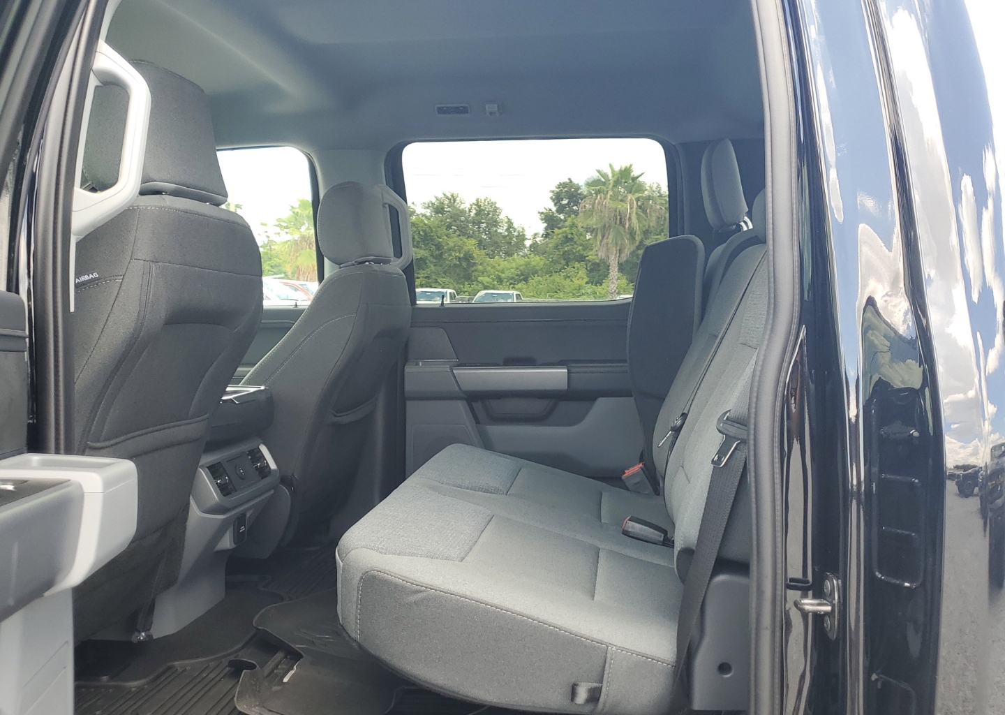 2025 Ford F-150 XLT - Photo 12