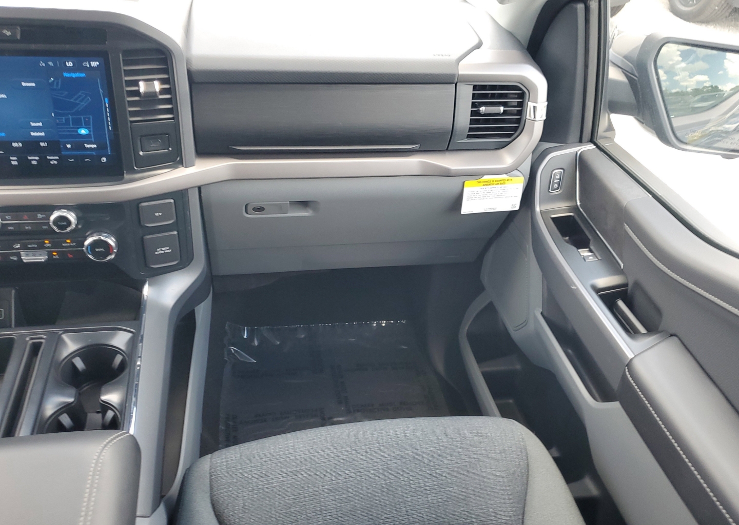 2025 Ford F-150 XLT - Photo 15