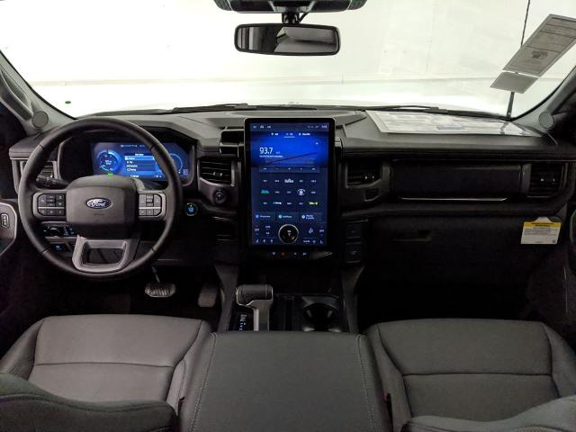 2025 Ford F-150 Lightning photo 3