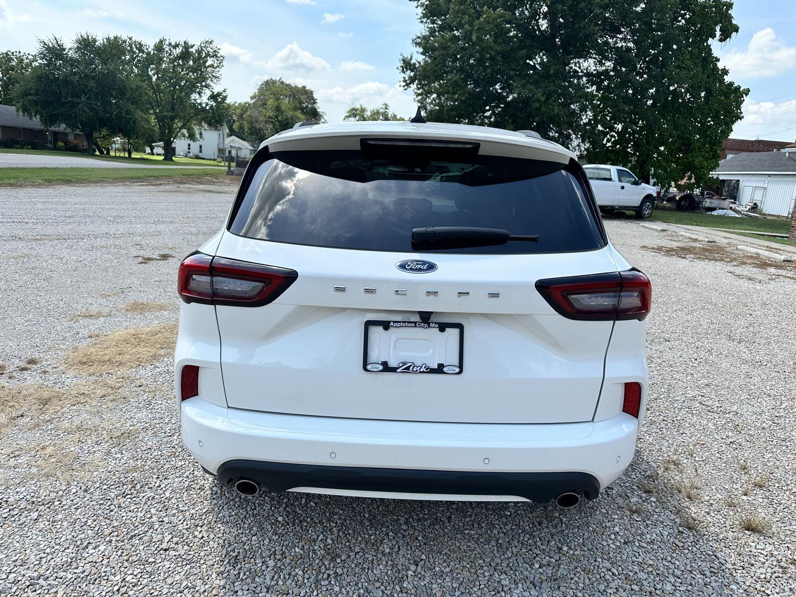 2023 Ford Escape ST-Line photo 5