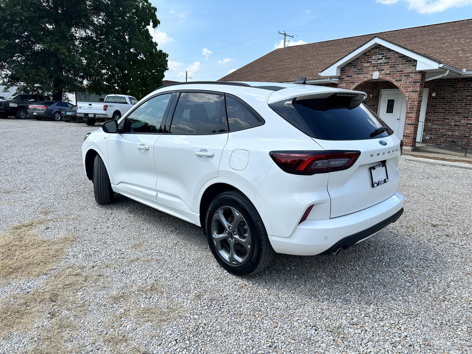 2023 Ford Escape ST-Line photo 6