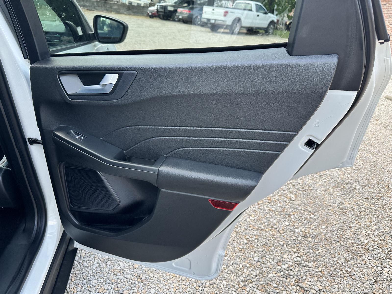 2023 Ford Escape ST-Line photo 14