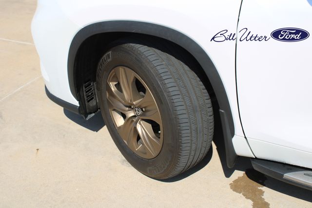 2023 Toyota Highlander Hybrid Bronze Edition photo 9