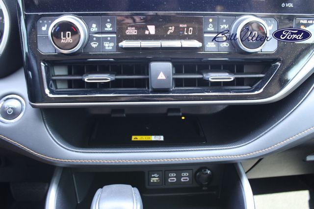 2023 Toyota Highlander Hybrid Bronze Edition photo 19