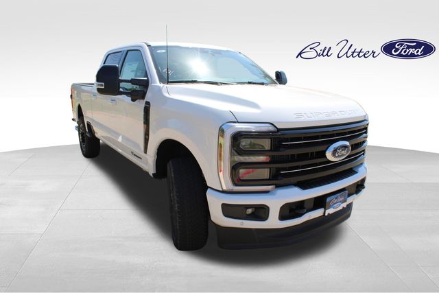 2025 Ford F-250 photo 2