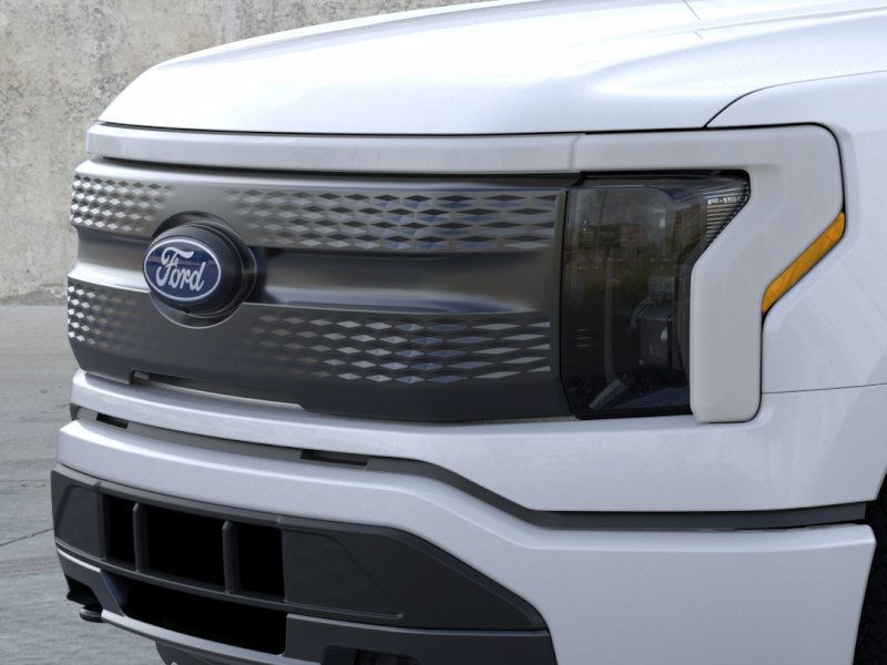 2025 Ford F-150 Lightning XLT photo 16