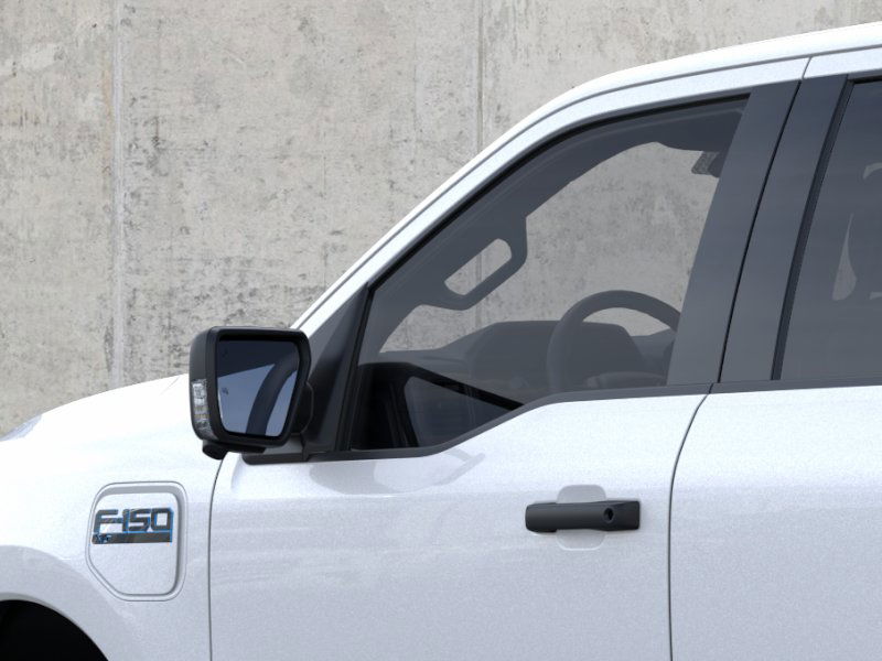 2025 Ford F-150 Lightning XLT photo 19