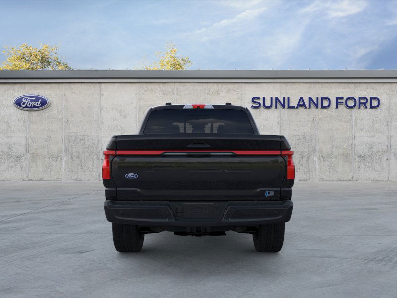 2025 Ford F-150 Lightning Lariat photo 3