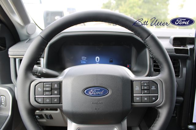 2025 Ford F-150 Lightning photo 16