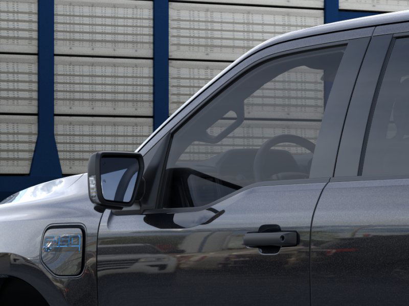 2025 Ford F-150 Lightning XLT photo 19
