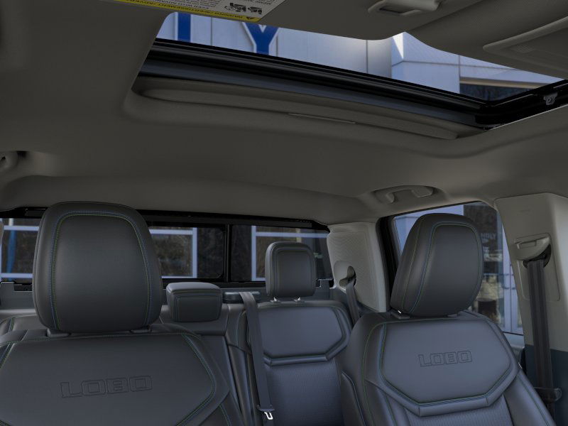2025 Ford Maverick photo 12