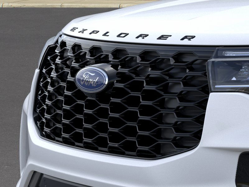 2025 Ford Explorer ST-Line photo 13