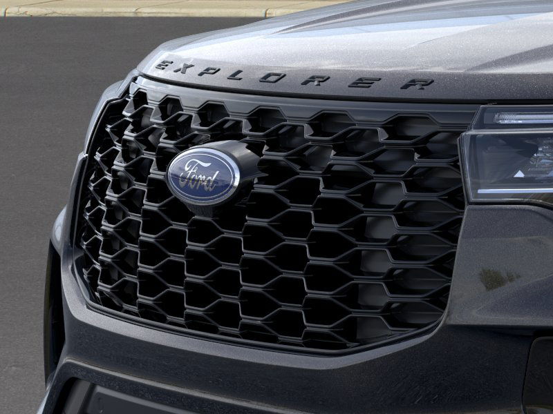 2025 Ford Explorer ST-Line photo 8