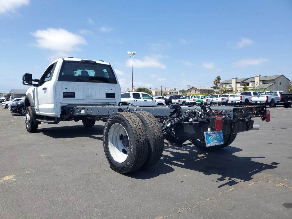 2025 Ford F-550 photo 3