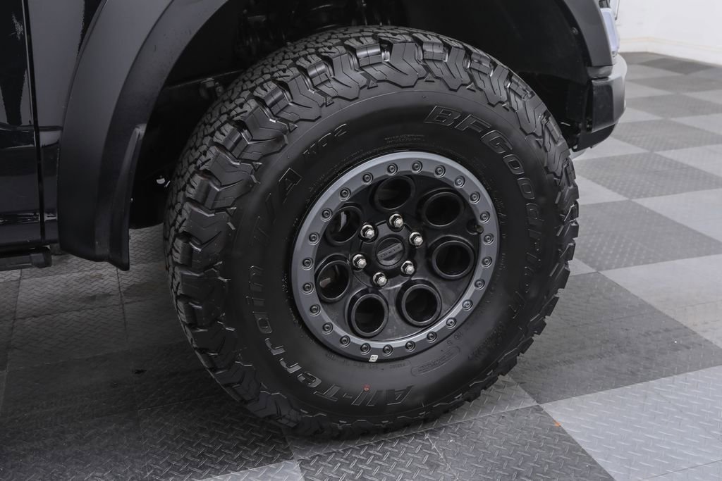 2025 Ford F-150 Raptor photo 11