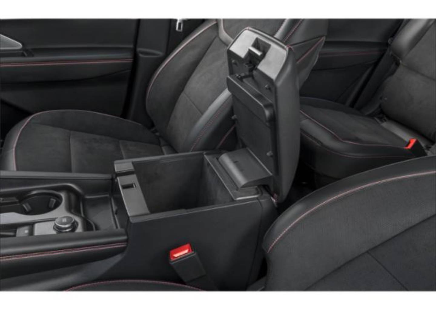 2025 Ford Explorer ST - Photo 39