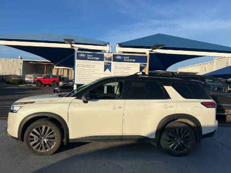 2024 Nissan Pathfinder SL