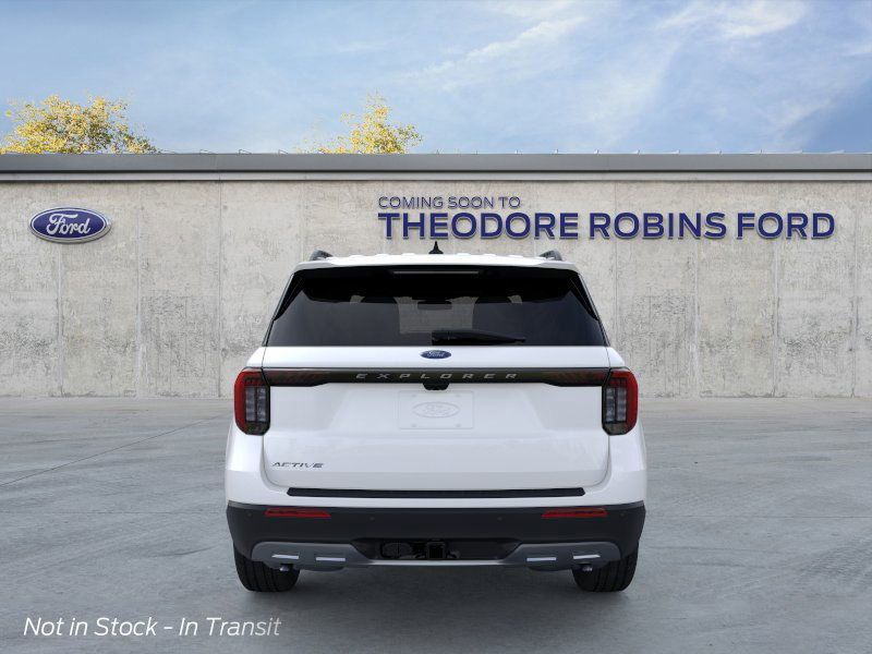 2025 Ford Explorer photo 3