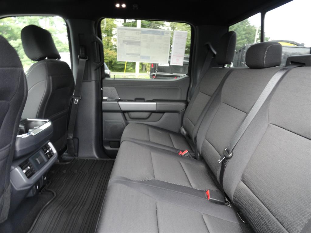 2025 Ford F-150 XLT photo 17