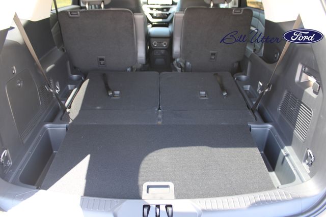 2025 Ford Explorer photo 4