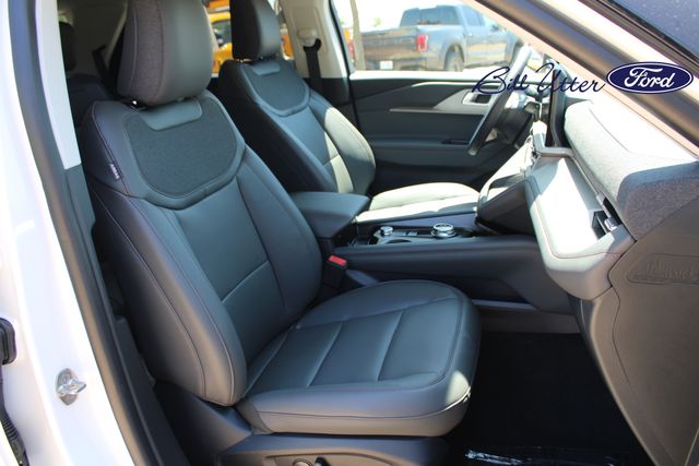 2025 Ford Explorer photo 5