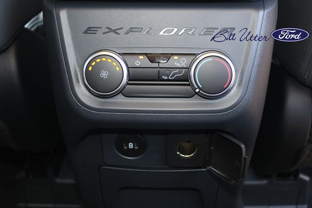 2025 Ford Explorer photo 9