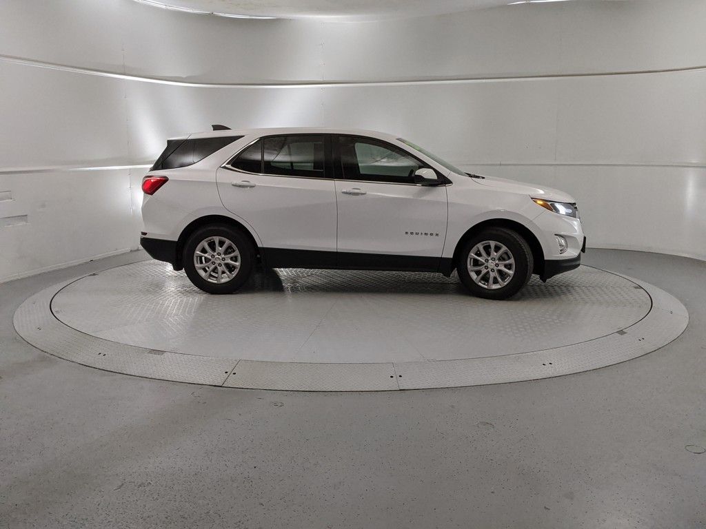 2020 Chevrolet Equinox LT photo 2
