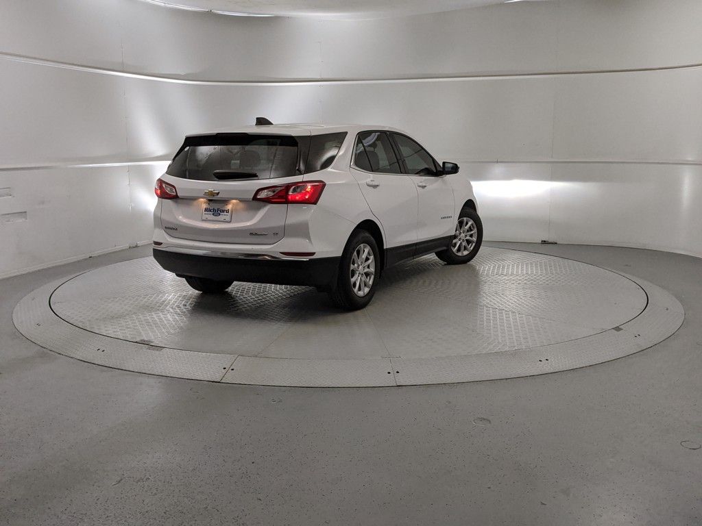 2020 Chevrolet Equinox LT photo 3