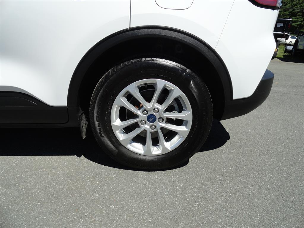 2022 Ford Escape S photo 9