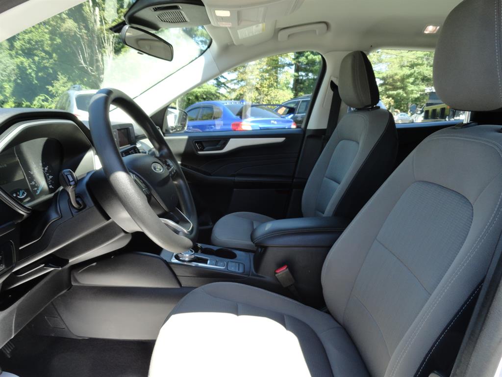 2022 Ford Escape S photo 11