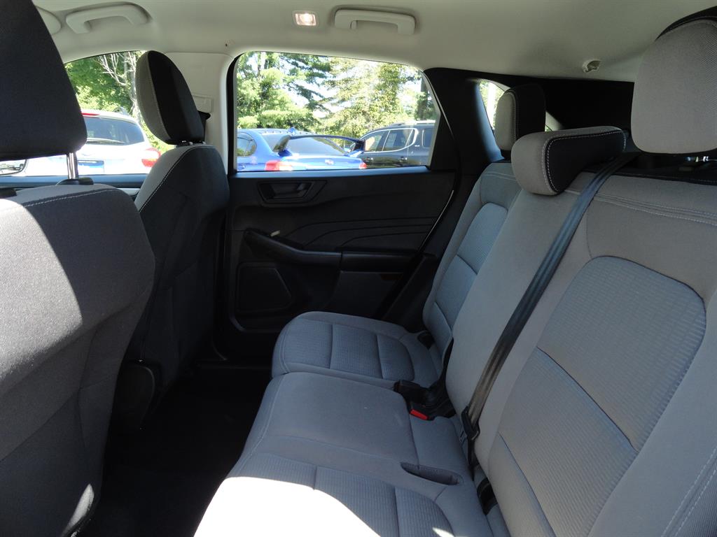 2022 Ford Escape S photo 17
