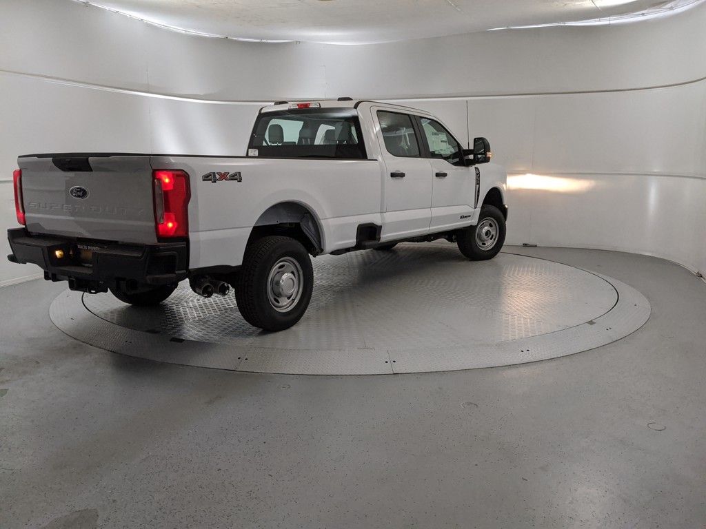 2025 Ford F-350 XL photo 2