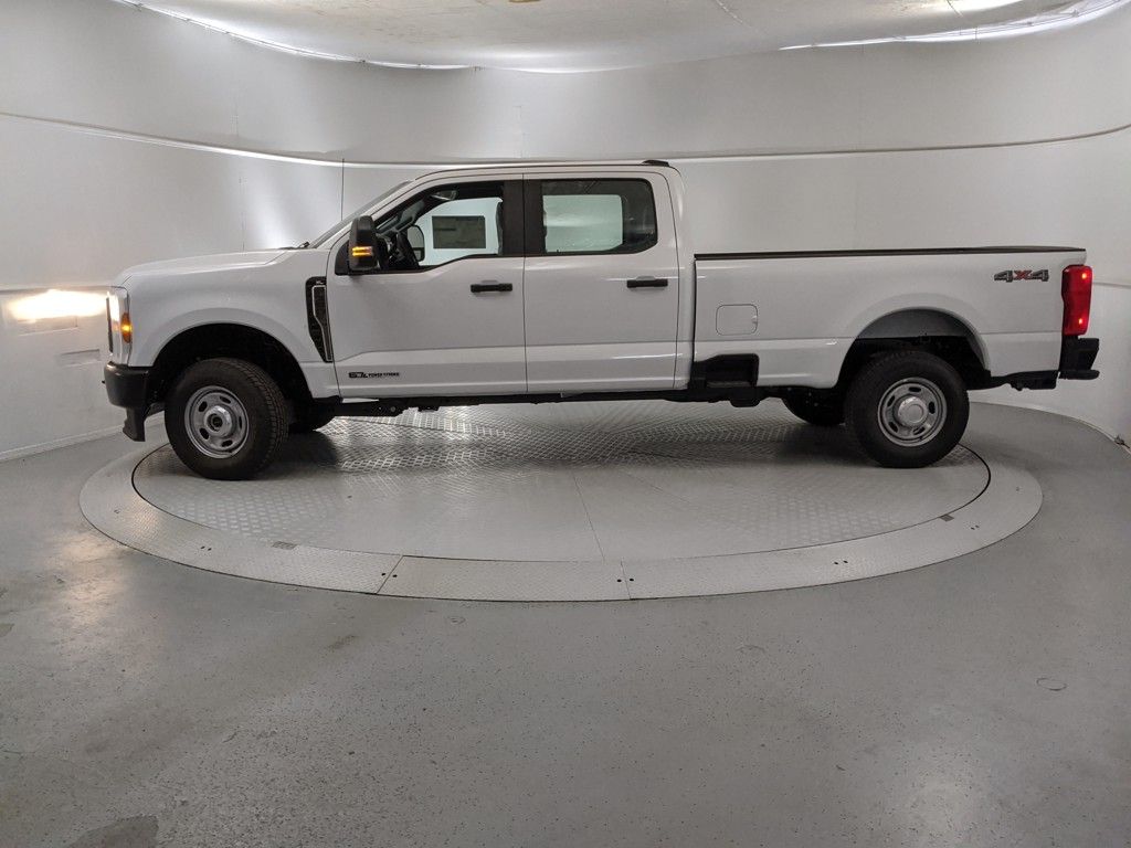 2025 Ford F-350 XL photo 4