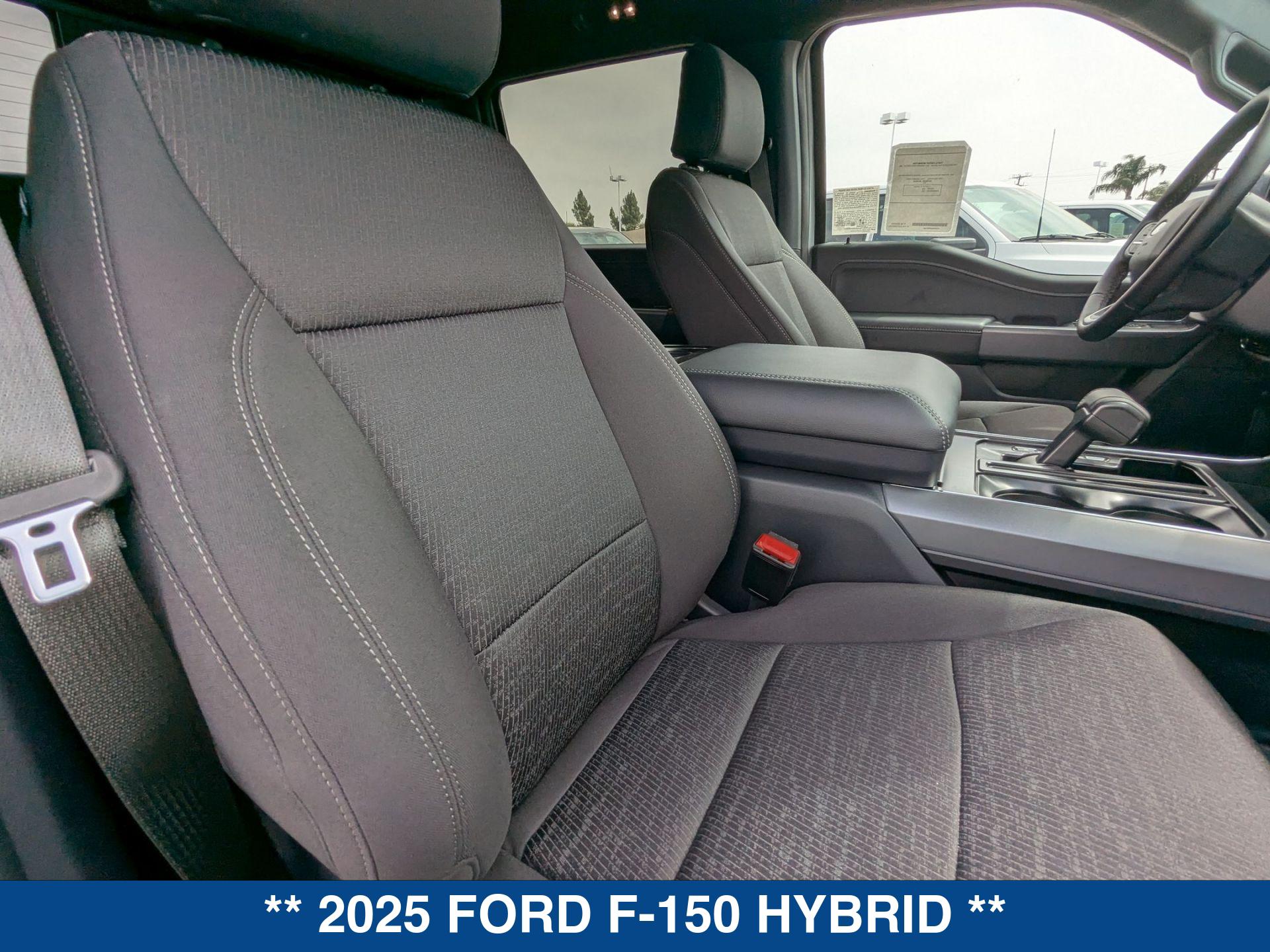 2025 Ford F-150 XLT photo 22