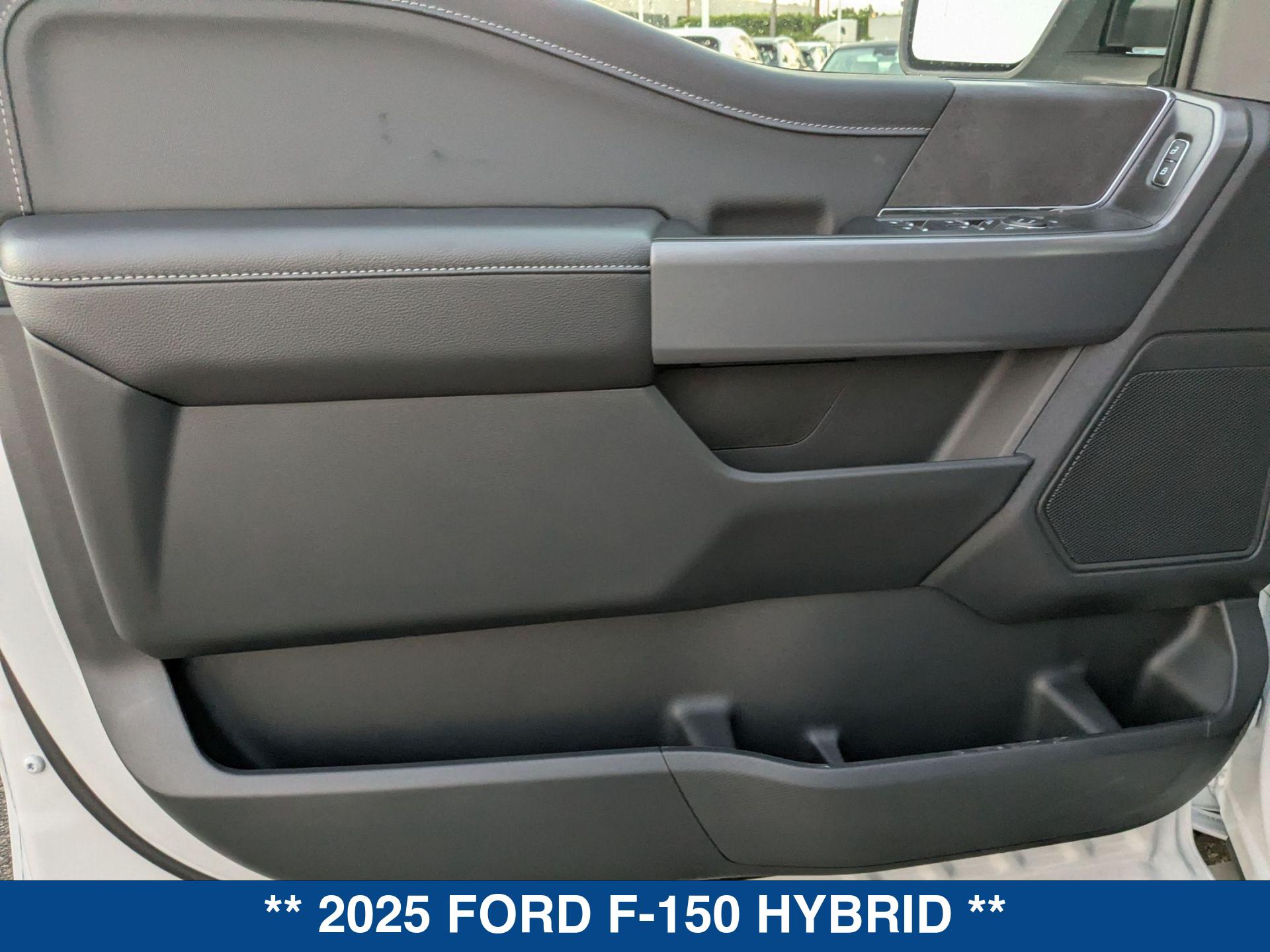 2025 Ford F-150 XLT photo 13