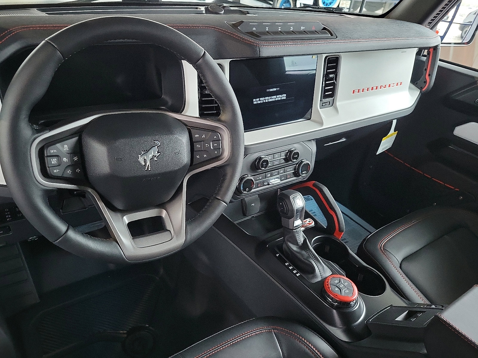 2025 Ford Bronco First Edition photo 4