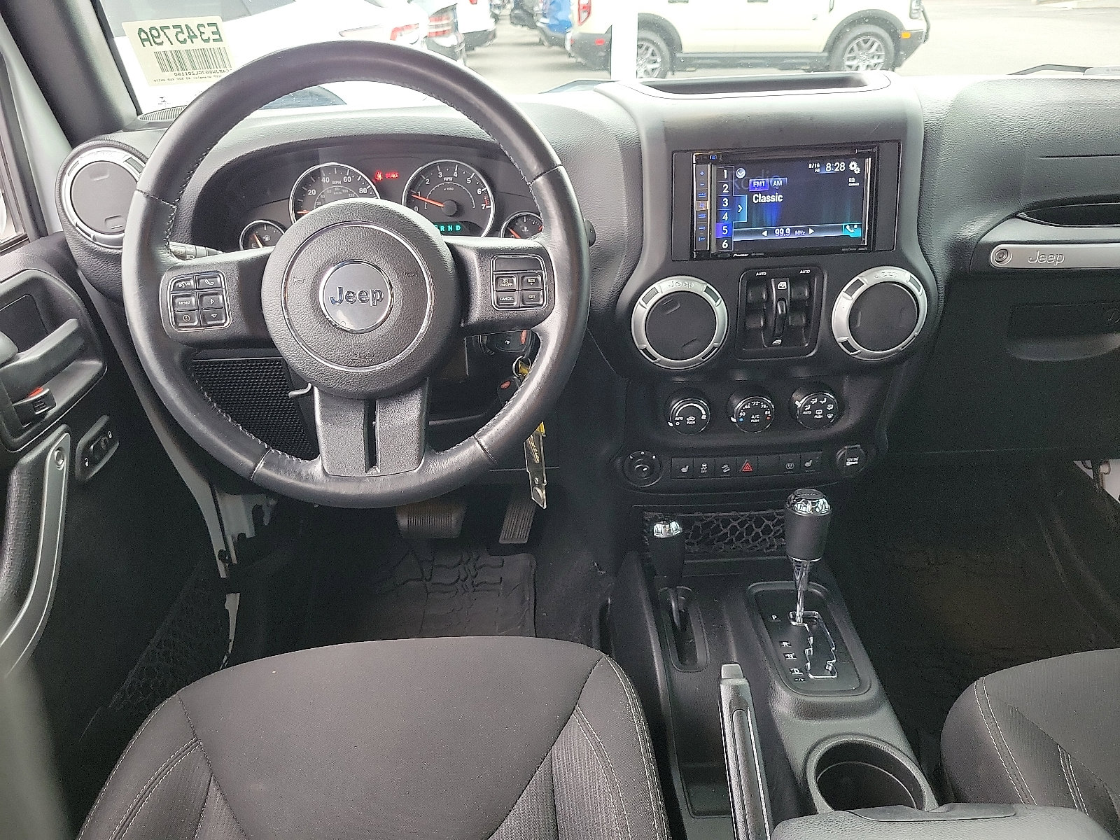 2016 Jeep Wrangler Sahara photo 4