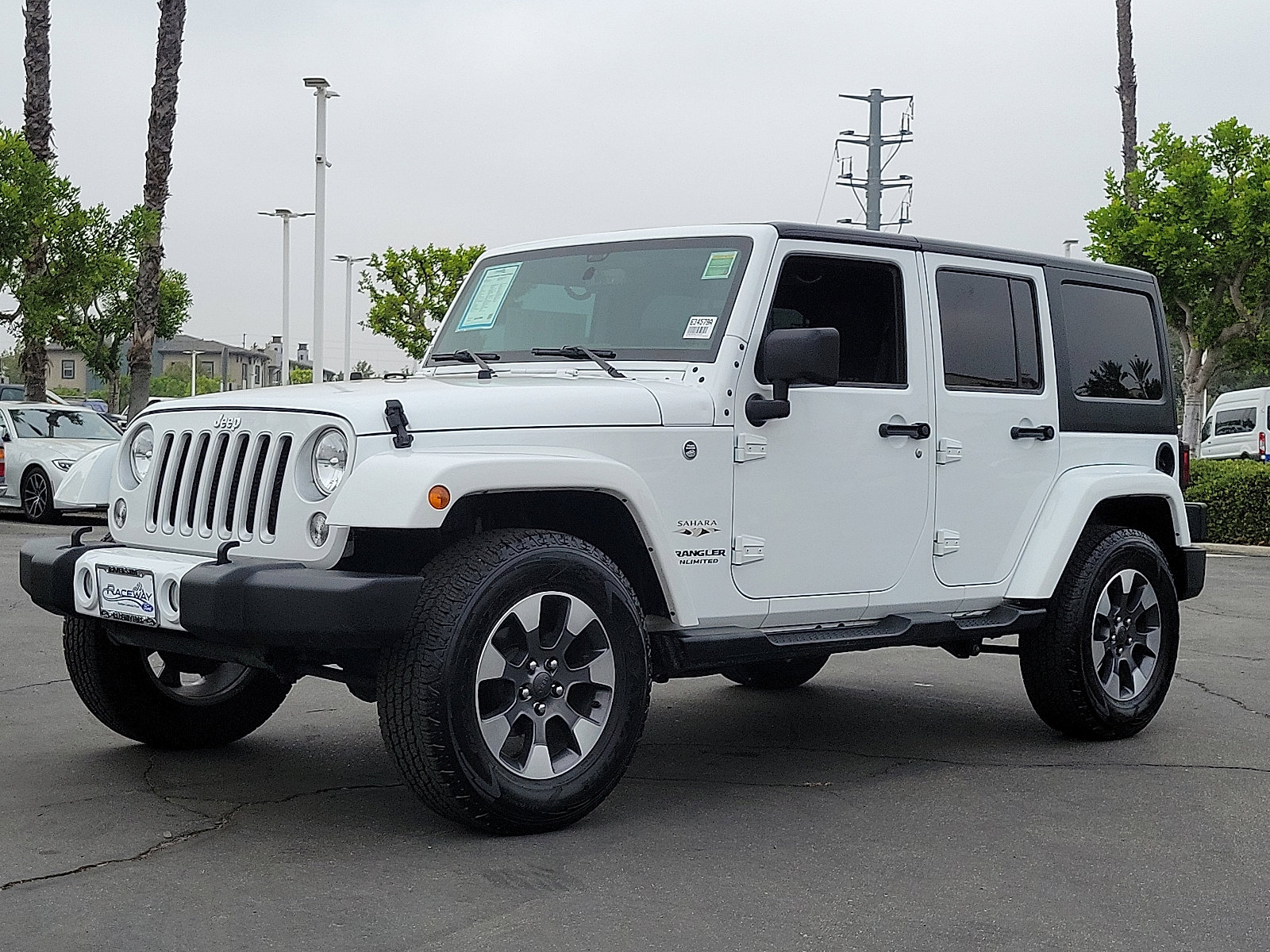 2016 Jeep Wrangler Sahara photo 14